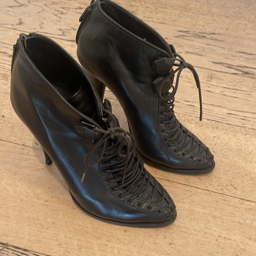 Sexy Givenchy Booties (SZ 40)